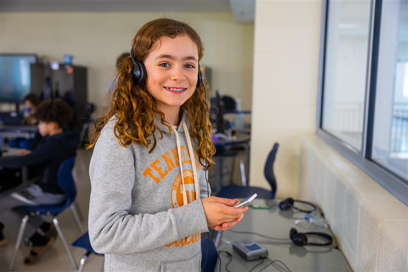 Students visit a technology museum